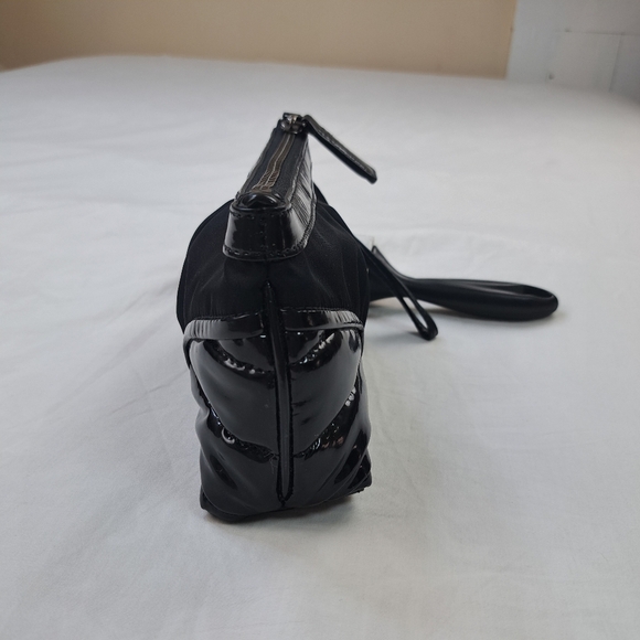 Burberry Black Clutch Sleek Compact Design - Picture 5 of 16